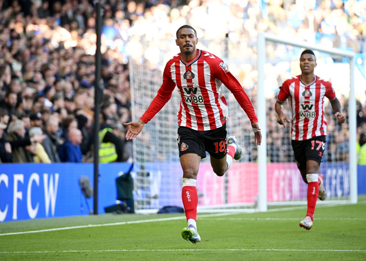 Attaquant de Sunderland : Sommes-nous deuxièmes ? Il est trop tôt pour parler de deuxième place, la saison n'est pas encore terminée
