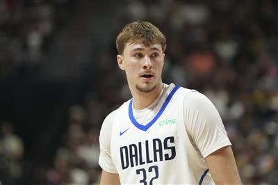 Le dernier moment a éclaté et il a été difficile de sauver le sauveur ! Flagg a marqué 18 points sur 6 tirs sur 14, 5 rebonds et 6 passes décisives.