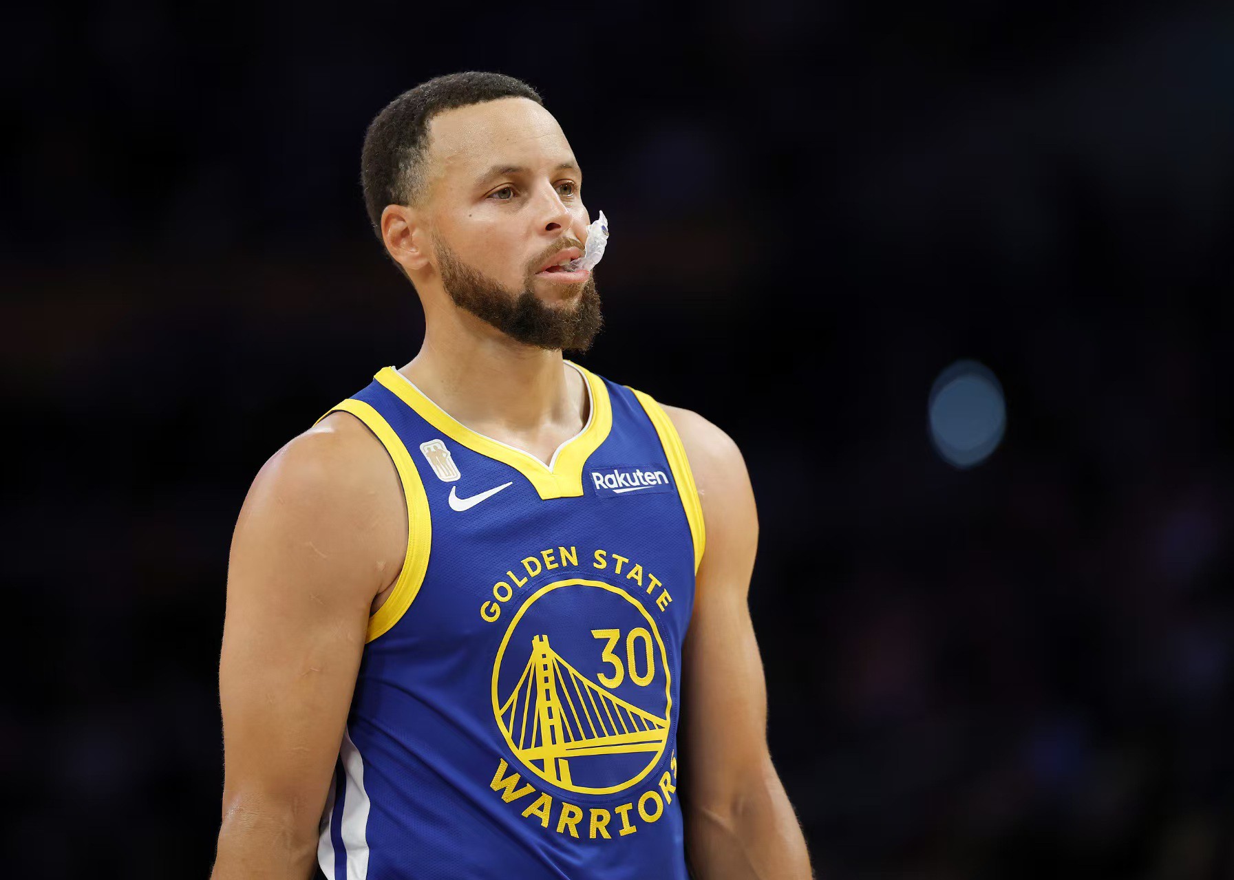 Soirée record ! Curry a marqué plus de 20 points en un seul quart-temps pour la 43e fois de sa carrière, devenant ainsi la première personne de l'histoire de la ligue.