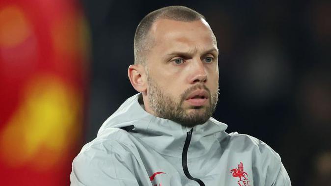 Officiel : l'entraîneur de l'Ajax Heitinga limogé