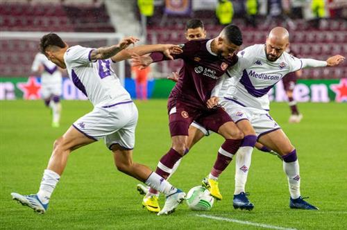 Fiorentina contre Hart FC