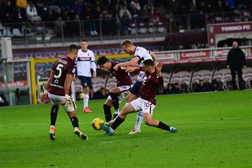 Turin contre Bologne