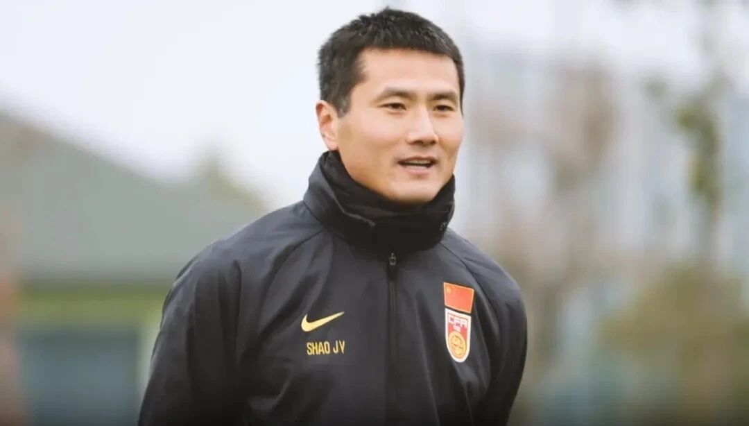 Football News : Les derniers entraîneurs étrangers de l'équipe nationale de football n'ont pas été satisfaisants. Il est compréhensible de donner une chance à Shao Jia.