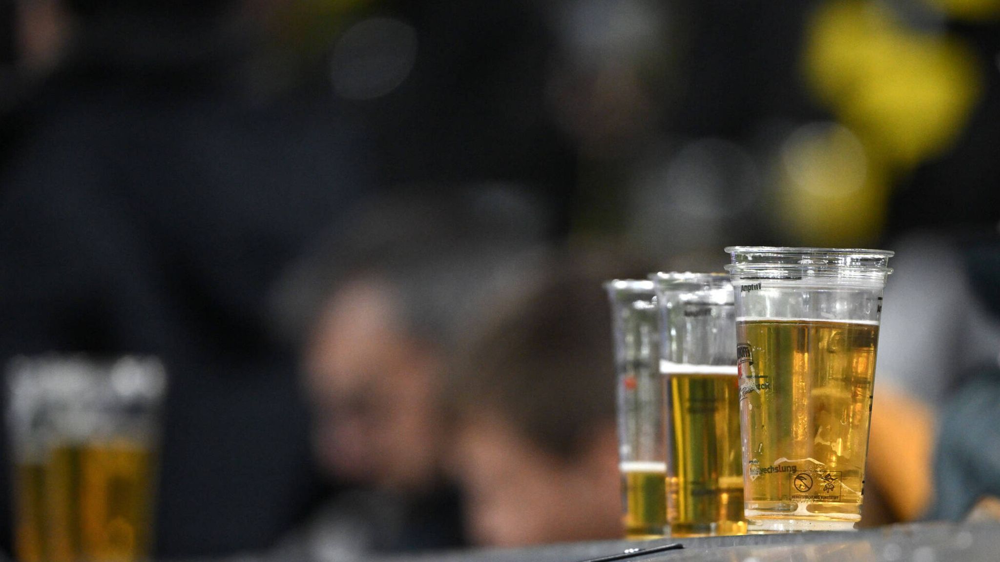 De Sky : le stade de Dortmund est presque plein, les ventes moyennes de bière atteignant des centaines de milliers d'euros