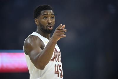 L’état compétitif est chaud ! Mitchell a réussi 6 paniers à trois points et a marqué 35 points, commençant deux matchs consécutifs avec plus de 30 points.